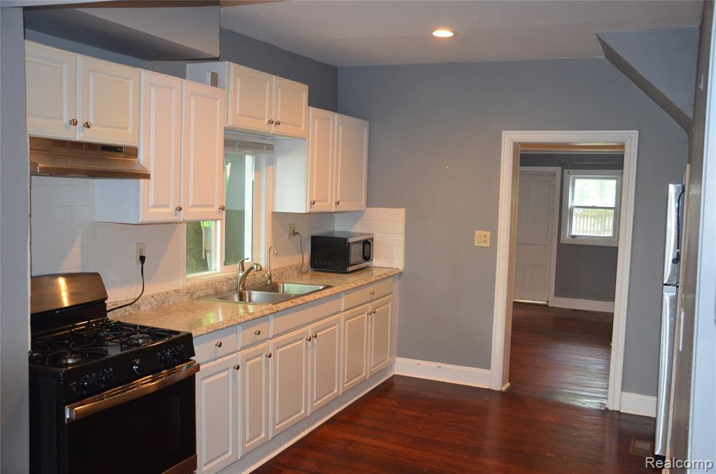 43 Margaret Street, Whitmore Lake, MI 48189 — Photo 9