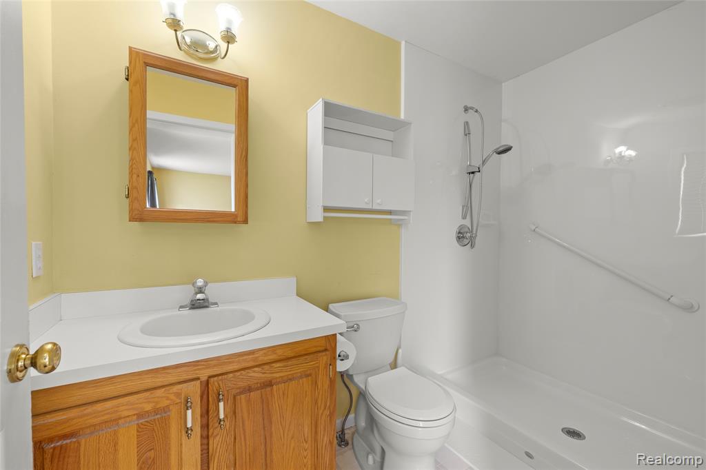 8118 Emerald Lane W, Westland, MI — Photo 12