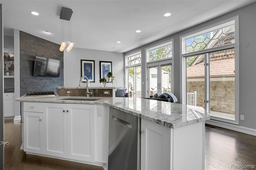 655 Chester Street, Birmingham, MI 48009 — Photo 13