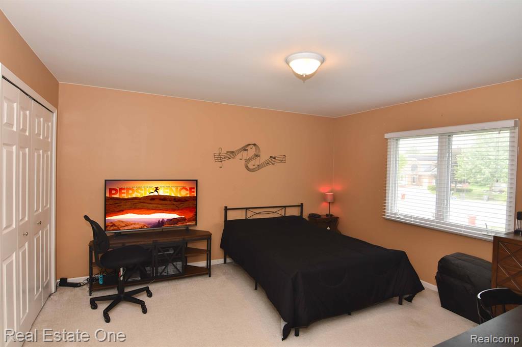 42388 Shulock Drive, Clinton Twp, MI 48038 — Photo 29