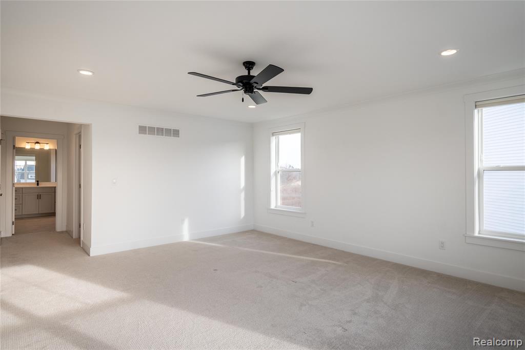 5556 Hobart Court, West Bloomfield, MI — Photo 24