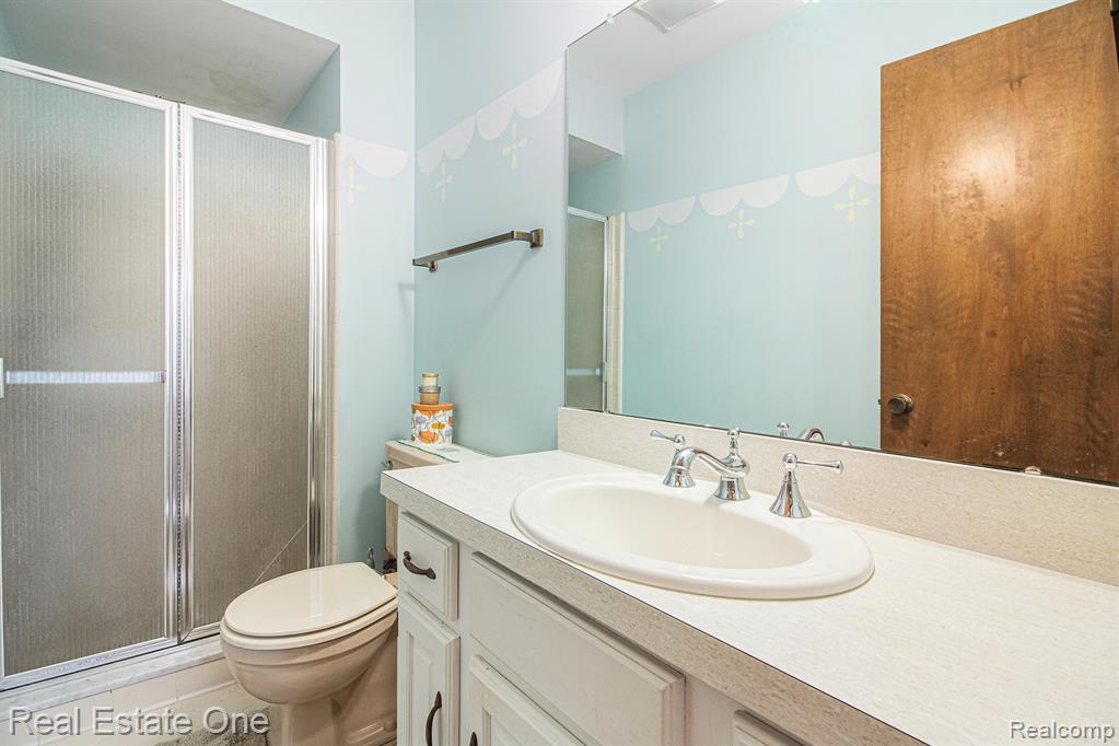5587 Aster Drive, Troy, MI 48085 — Photo 11
