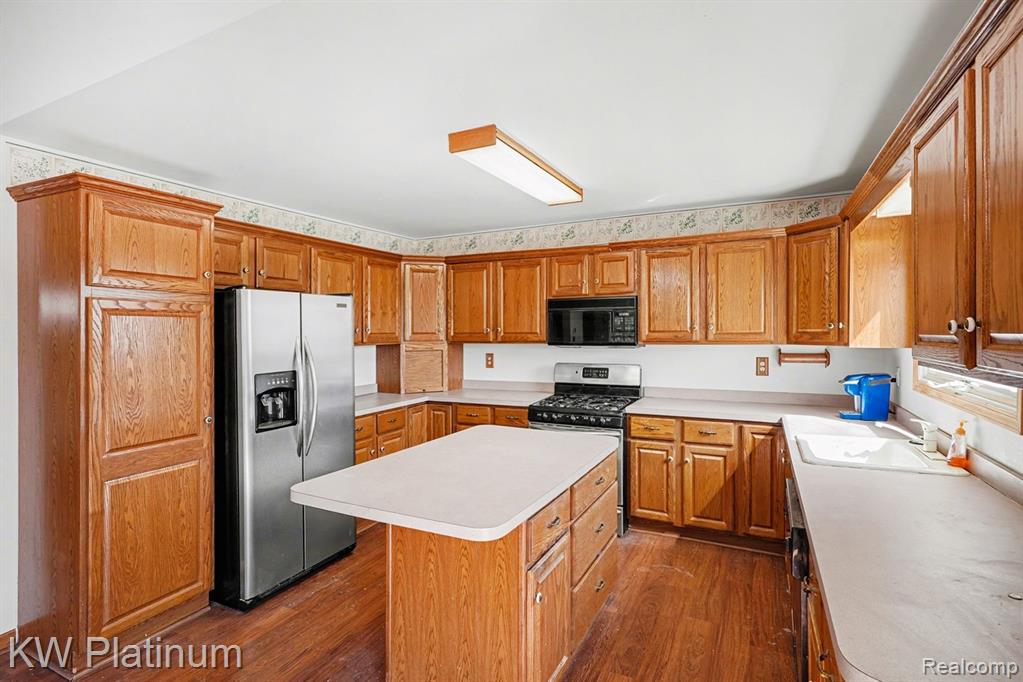 3303 Sandy Shore Drive, Metamora, MI 48455 — Photo 8