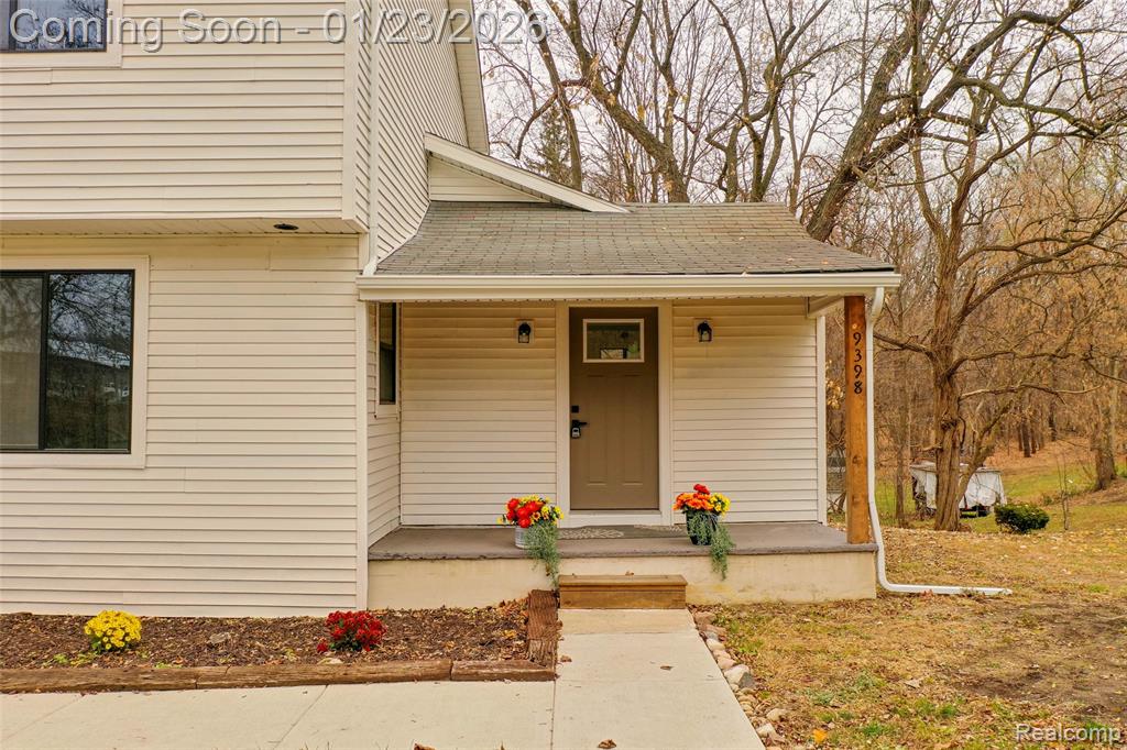 9398 Ortonville Road, Clarkston, MI 48348 — Photo 28