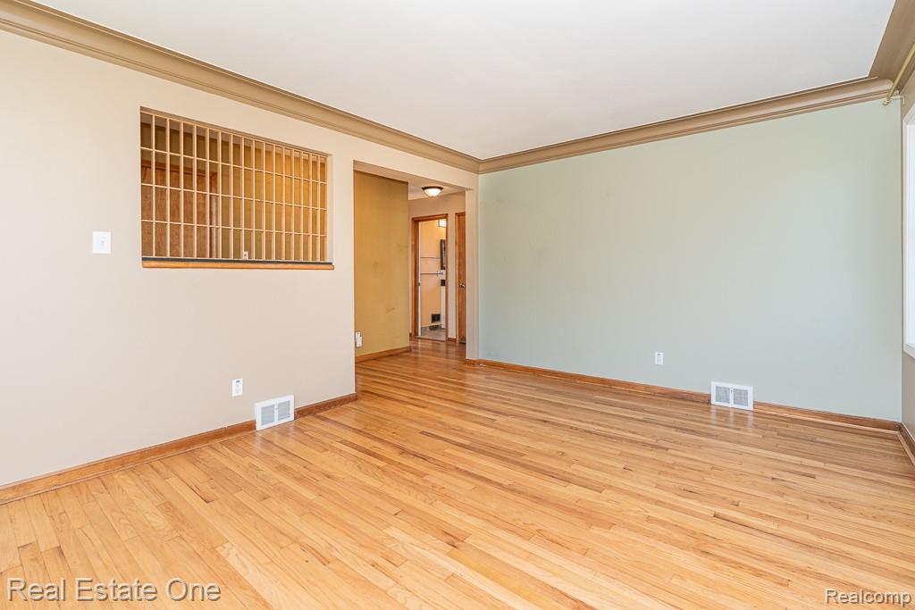 8272 Racine Road, Warren, MI 48093 — Photo 6