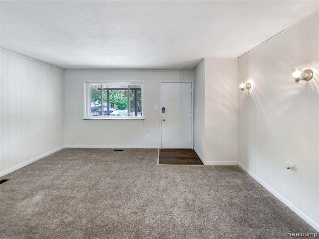 1281 CANDLEWOOD Lane, Ypsilanti, MI 48198 — Photo 4