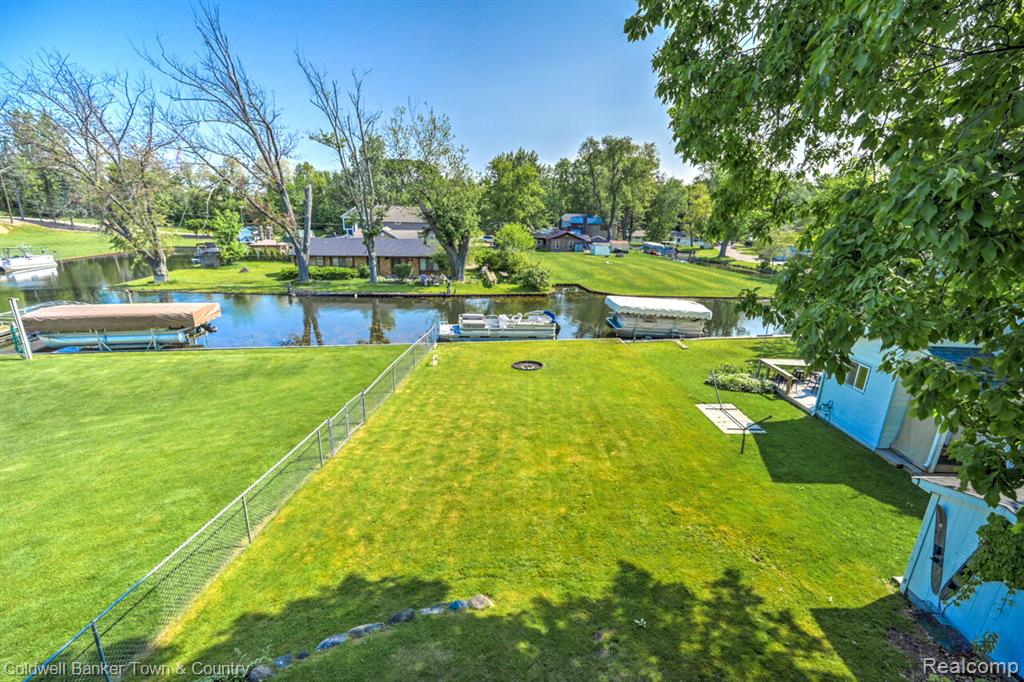 11265 N Shore Drive, Whitmore Lake, MI 48189 — Photo 2