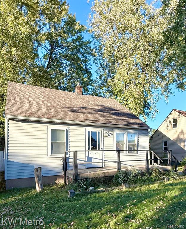 6847 CONTINENTAL Avenue, Warren, MI 48091 — front exterior