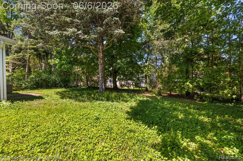 2255 Bedford Road, Bloomfield Hills, MI 48302 — Photo 11