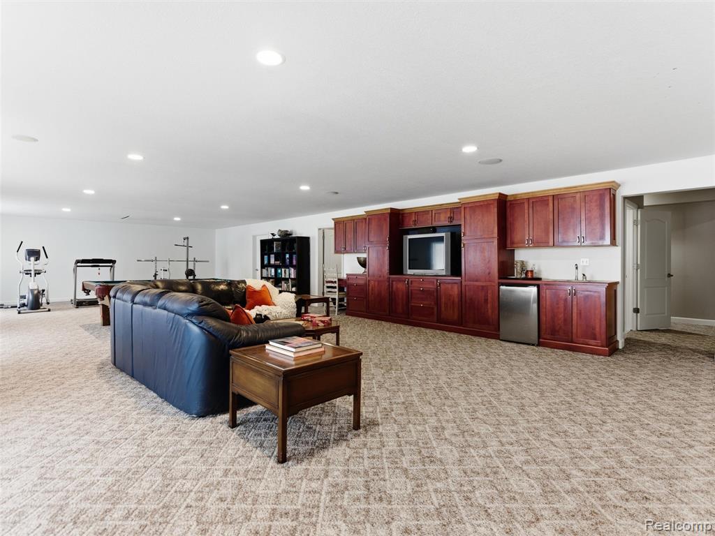 1393 Eden Gardens Drive, Fenton, MI 48430 — Photo 32