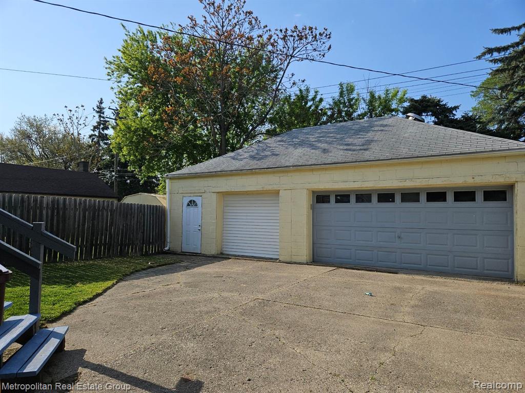 8403 HARDING, Center Line, MI 48015 — Photo 22