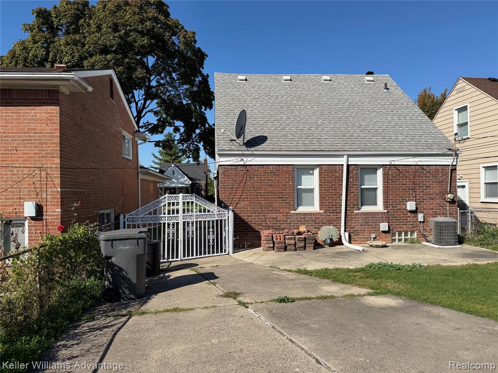 7308 Orchard Avenue, Dearborn, MI 48126 — Photo 3