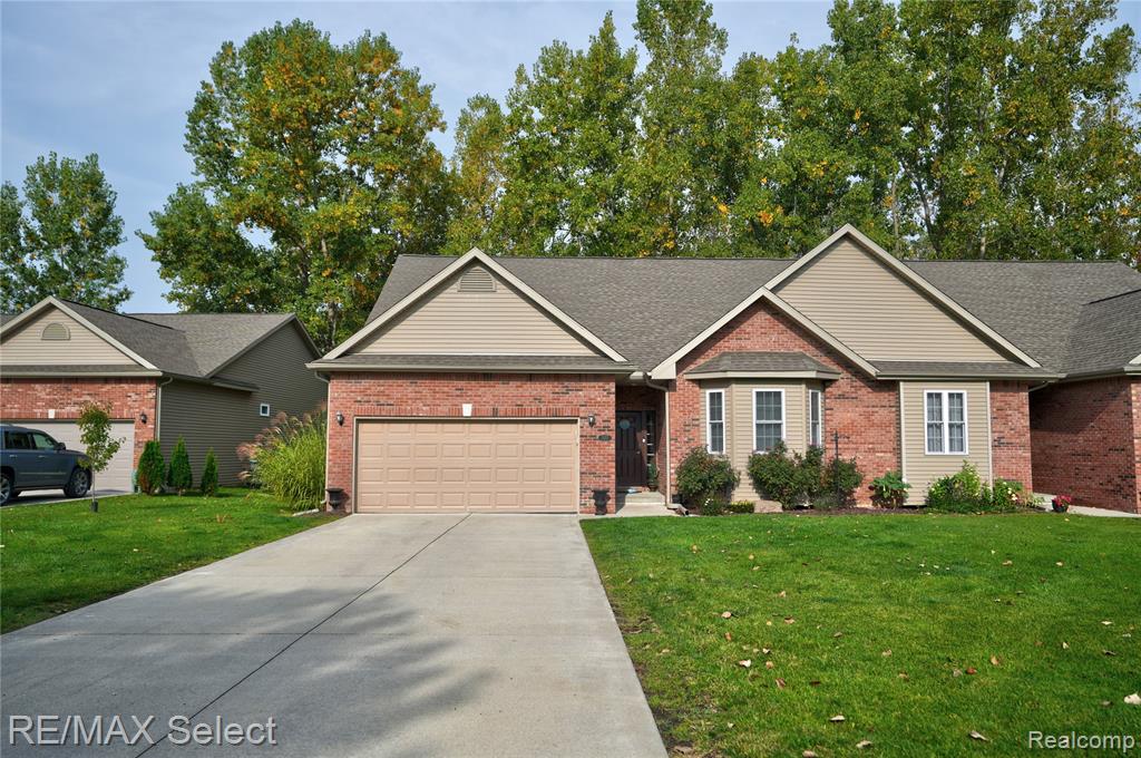 3127 Harbor Pointe Circle, Fenton, MI 48430 — Photo 6