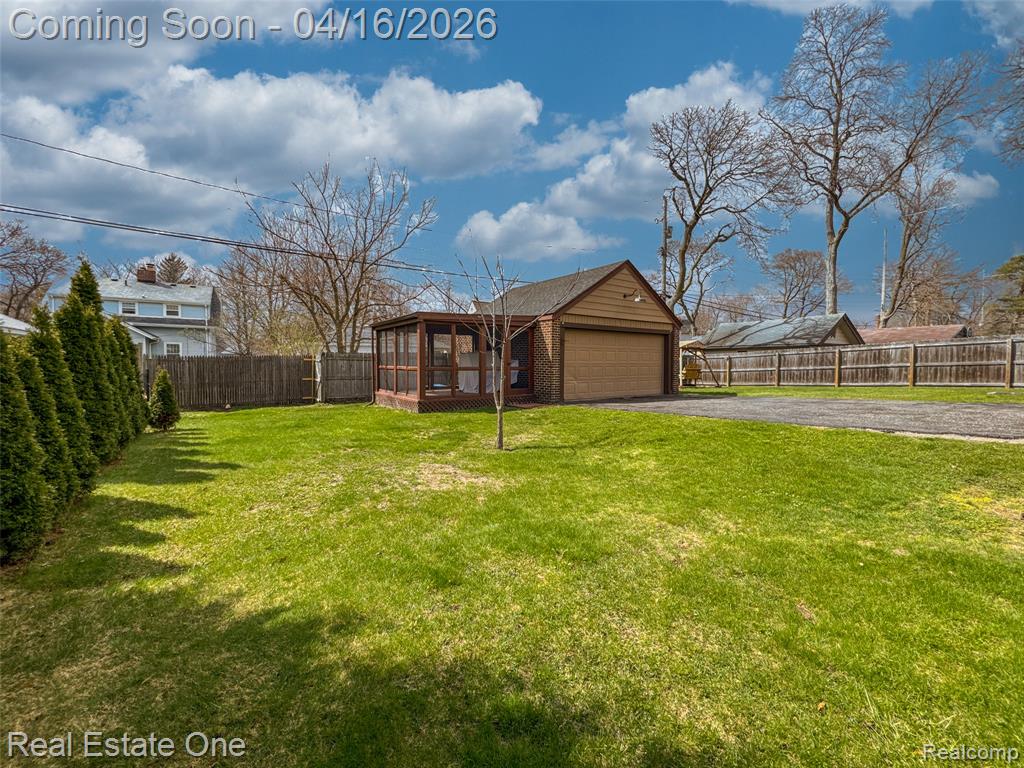 486 W Iroquois Road, Pontiac, MI 48341 — Photo 45