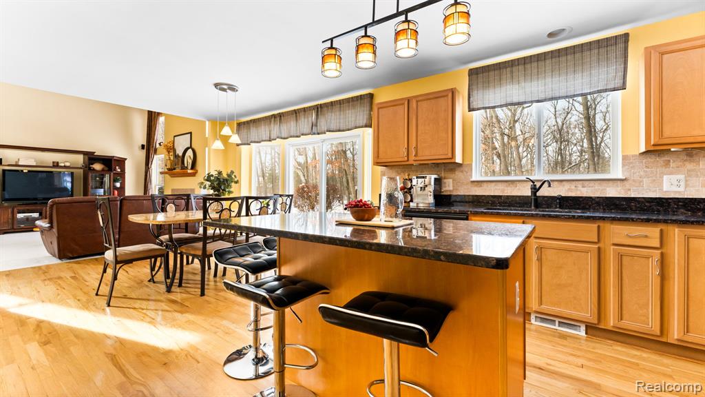 29923 Bradford Drive, New Hudson, MI 48165 — Photo 17