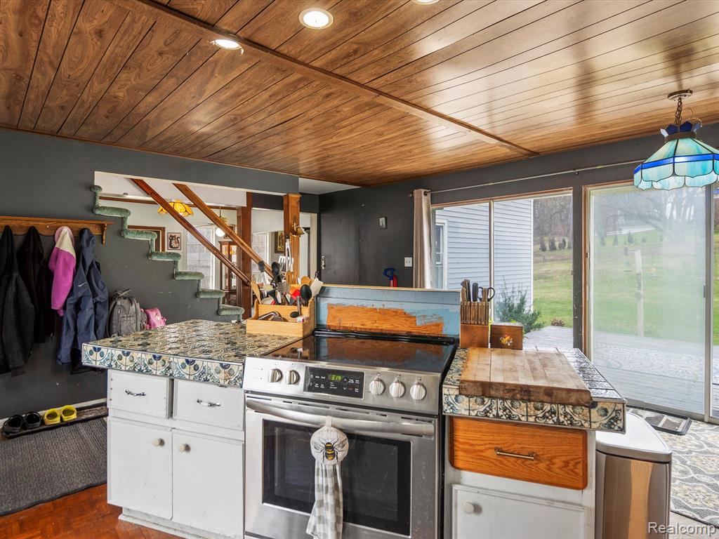 758 W Glass Road, Ortonville, MI 48462 — Photo 11