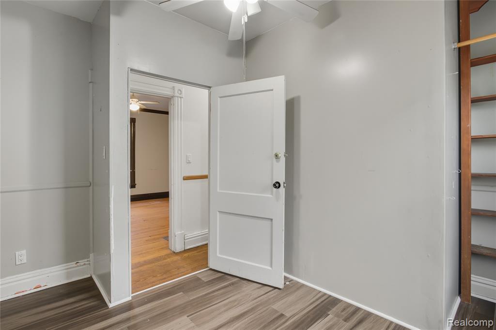 620 E 2ND Street, Flint, MI 48503 — Photo 27