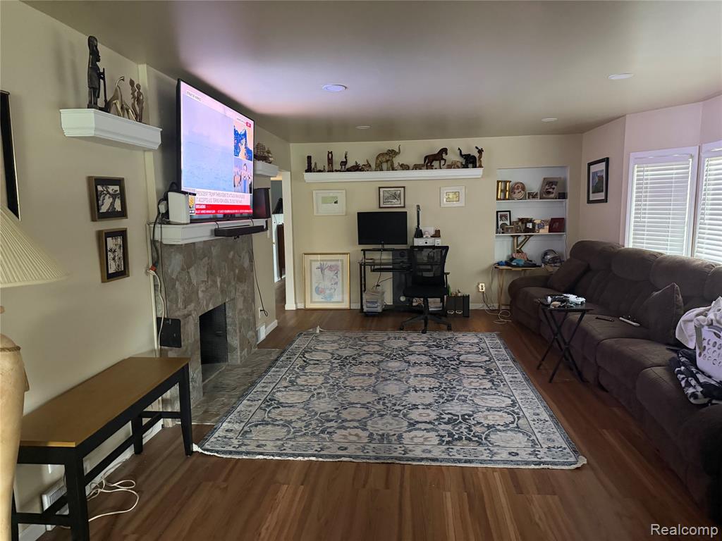 20088 Woodland Street, Harper Woods, MI 48225 — Photo 5