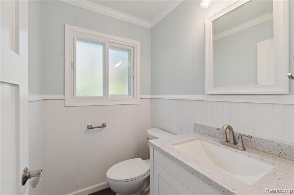 7262 Hatchery Road, Waterford, MI 48327 — Photo 12