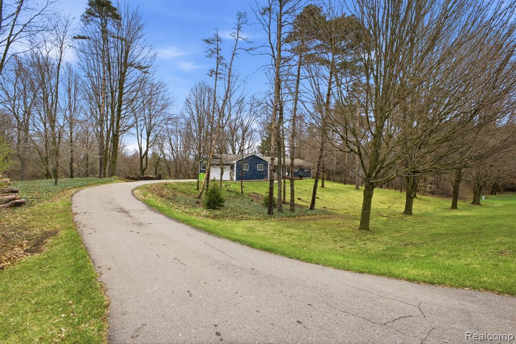 9115 Pine Hill Trail, Fenton, MI 48430 — Photo 3