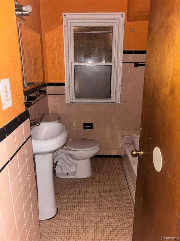 9253 Pierson Street, Detroit, MI 48228 — Photo 14