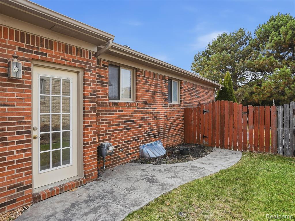 46689 Barbara Drive, Macomb, MI 48044 — Photo 35