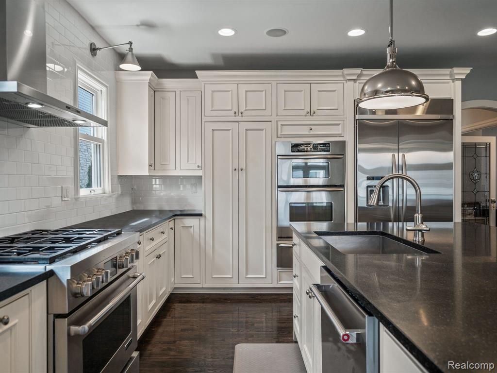 731 S BATES Street, Birmingham, MI 48009 — Photo 14
