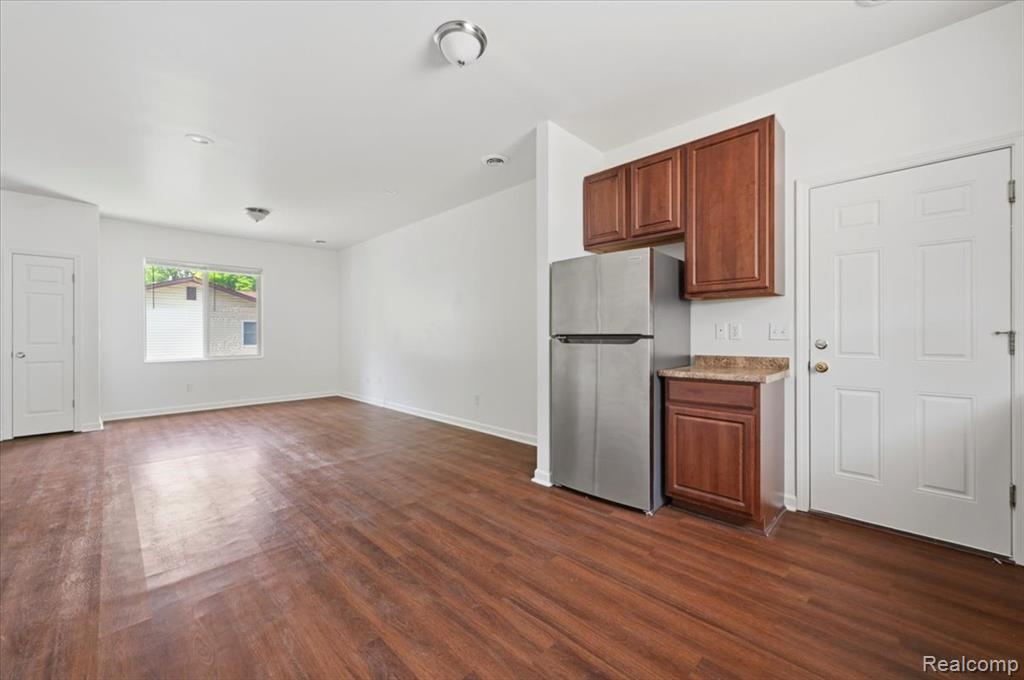 440 Robbe Avenue, Belleville, MI 48111 — Photo 13