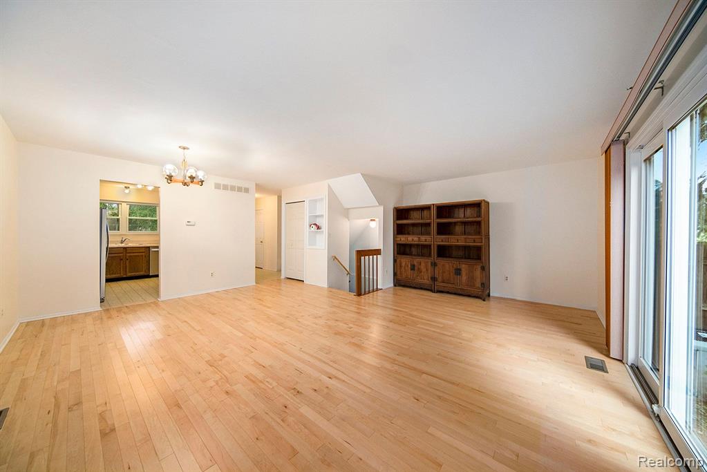 3510 BURBANK Drive, Ann Arbor, MI 48105 — Photo 6