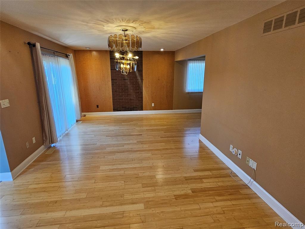 8596 Hampshire Drive, Sterling Heights, MI 48313 — Photo 4