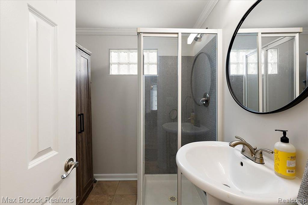 731 CHAPIN Avenue, Birmingham, MI 48009 — Photo 9