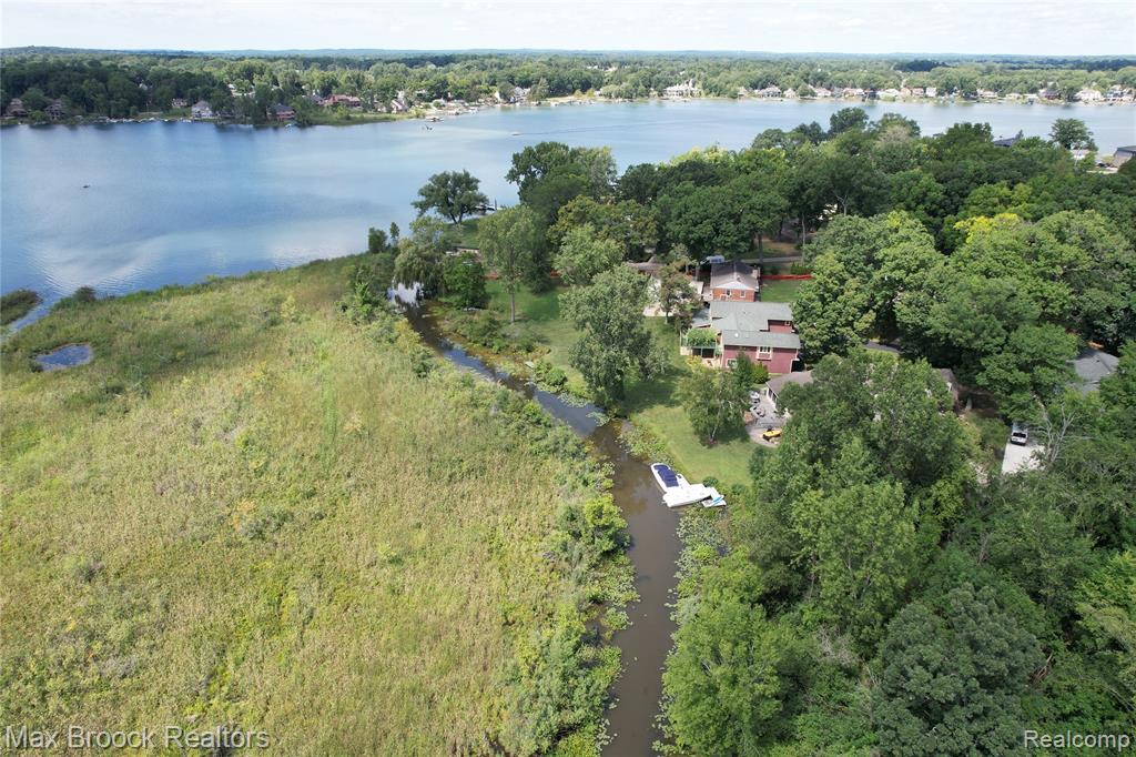VAC Daron Lane, West Bloomfield, MI 48324 — Photo 3