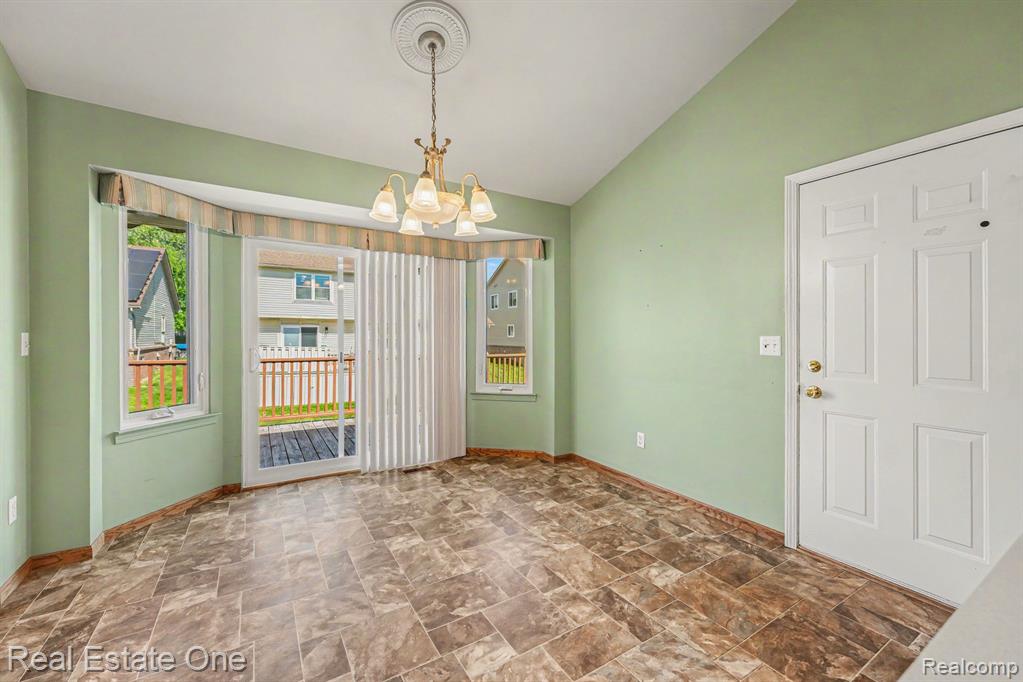 13941 Perry Place Court, Riverview, MI 48193 — Photo 12