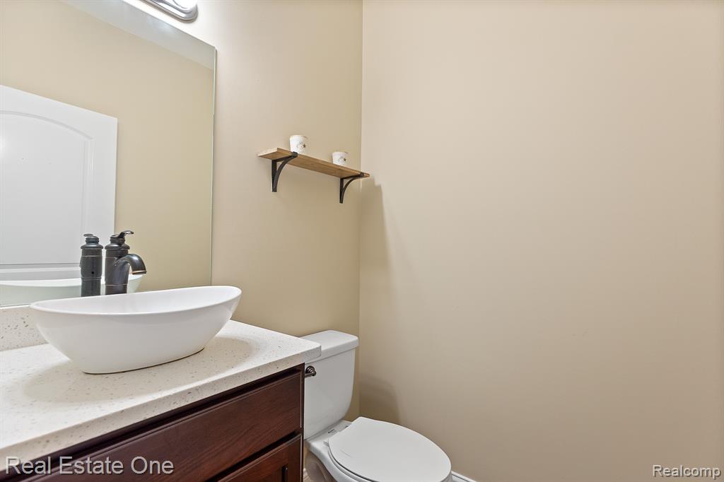 68 Biltmore Drive, Troy, MI 48084 — Photo 18