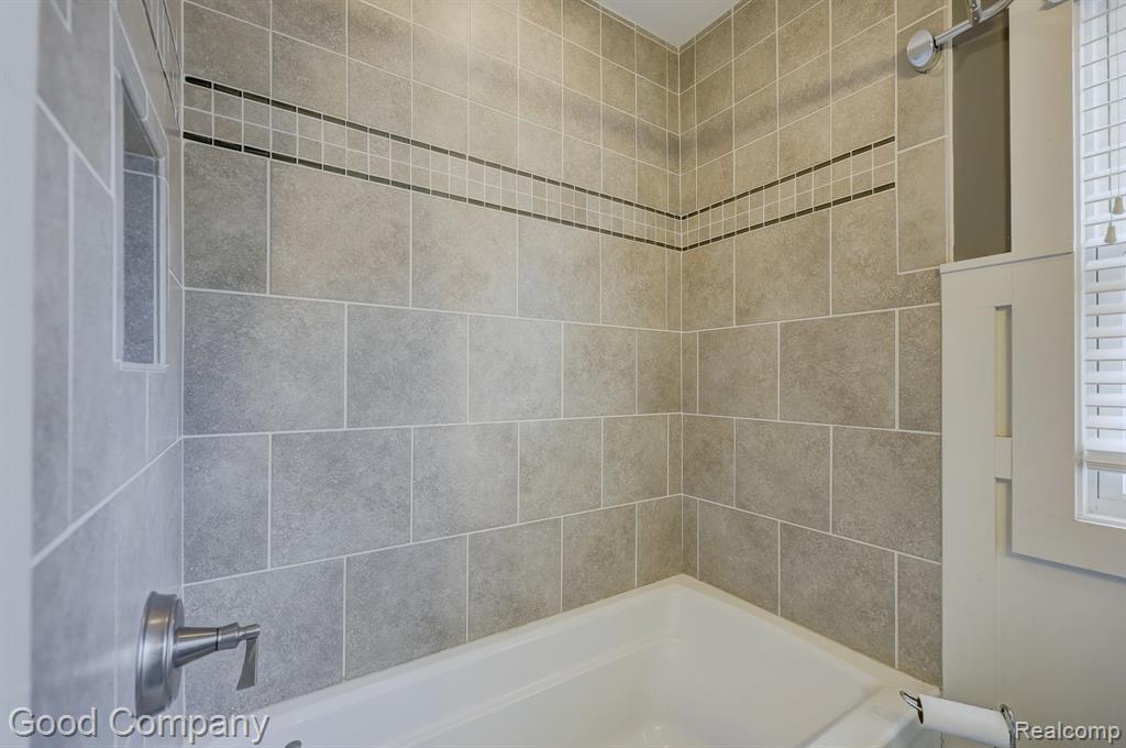 924 Marywood Drive, Royal Oak, MI 48067 — Photo 18
