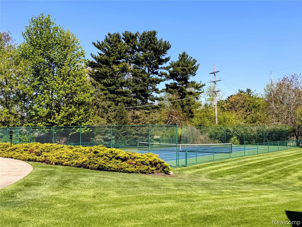 7350 Pine Vista Drive, Brighton, MI 48116 — Photo 6