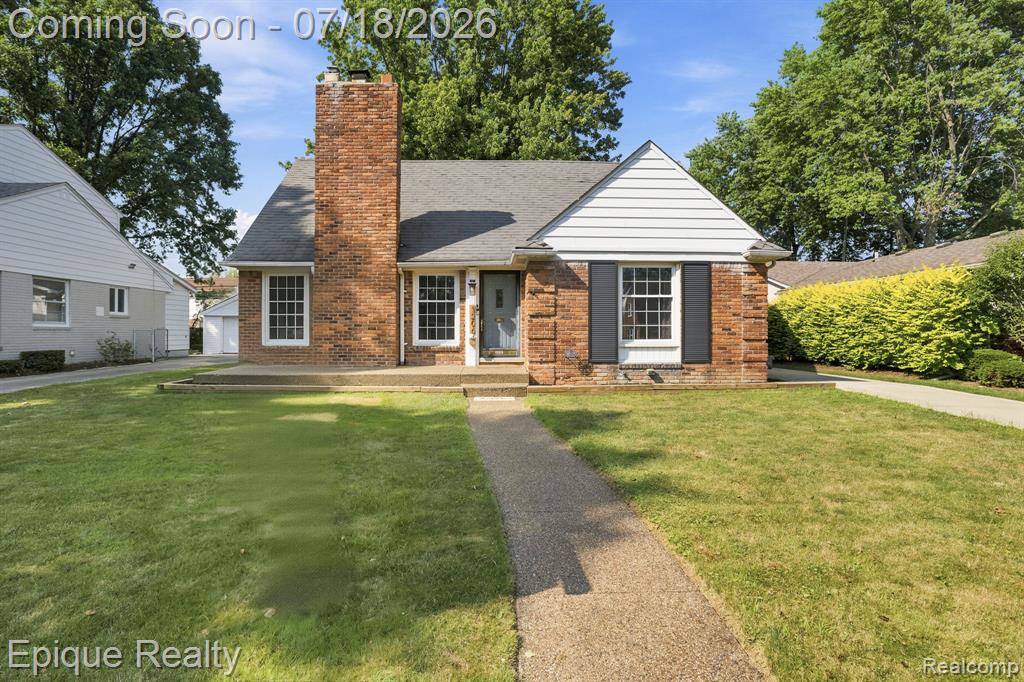 1206 Hawthorne Road, Grosse Pointe, MI 48236