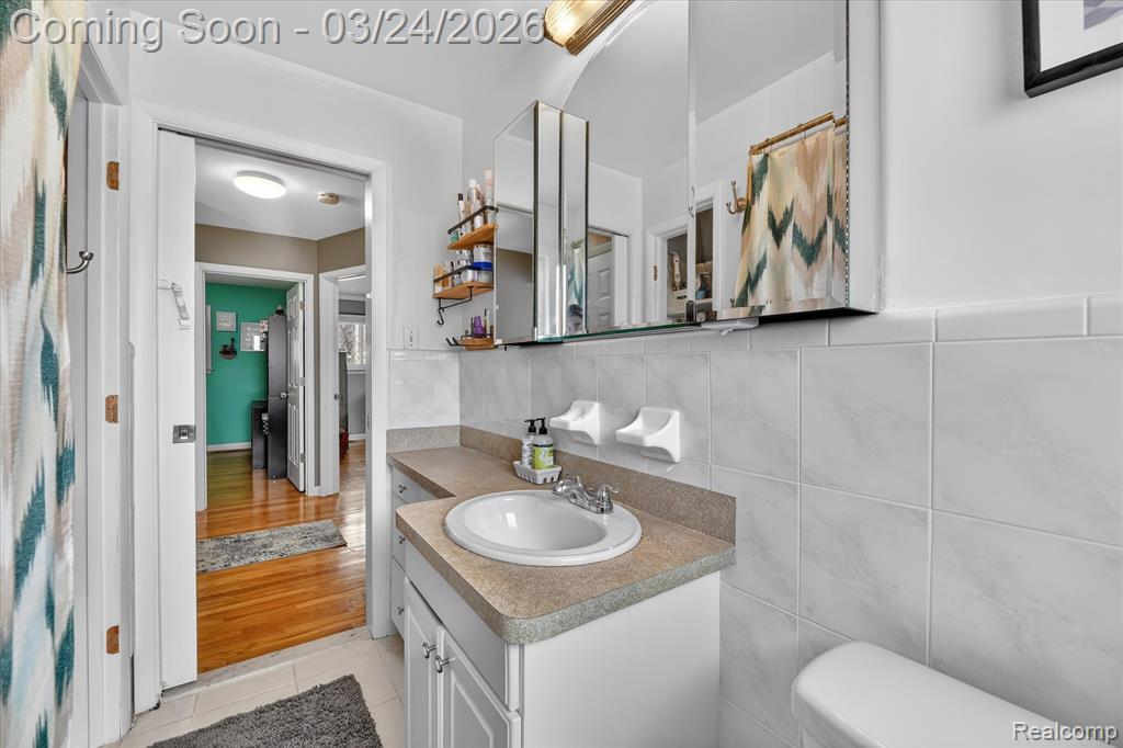 18053 Airport Road, Fraser, MI 48026 — Photo 11