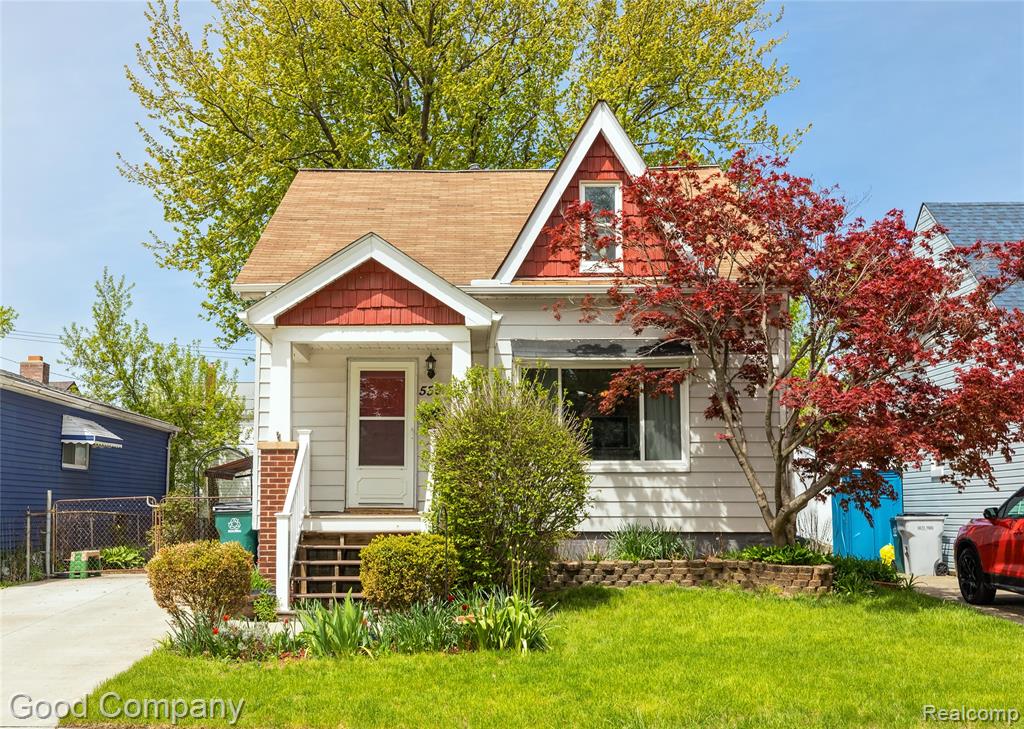 559 E Harry Avenue, Hazel Park, MI 48030 — front exterior