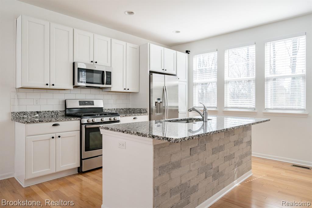 512 Midland Boulevard, Royal Oak, MI 48073 — Photo 6