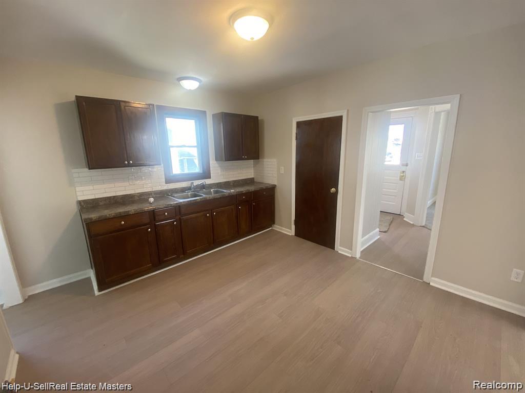 620 GRISWOLD Street, Port Huron, MI 48060 — Photo 9