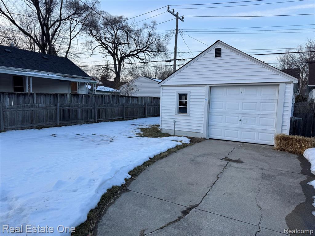 7535 Meadow Avenue, Warren, MI 48091 — Photo 16