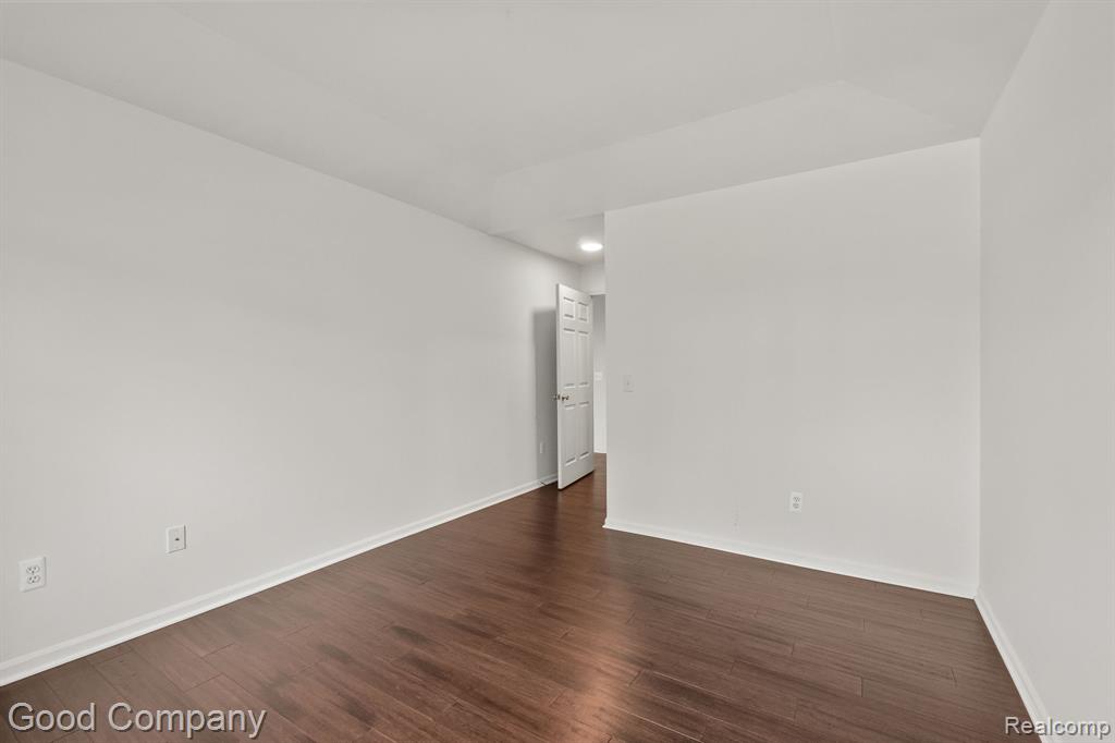 5548 Acorn Lane, Sterling Heights, MI 48314 — Photo 16