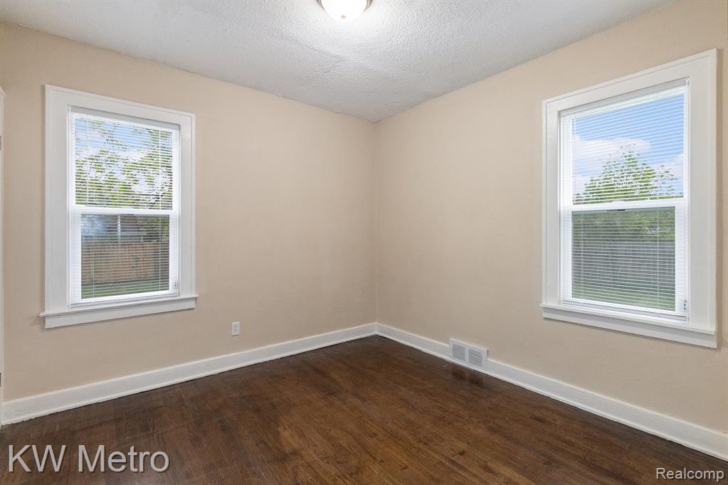5025 Somerset Avenue, Detroit, MI 48224 — Photo 13