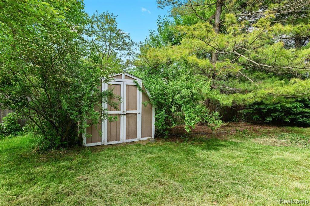 52851 FAIRCHILD Road, Chesterfield, MI — Photo 57
