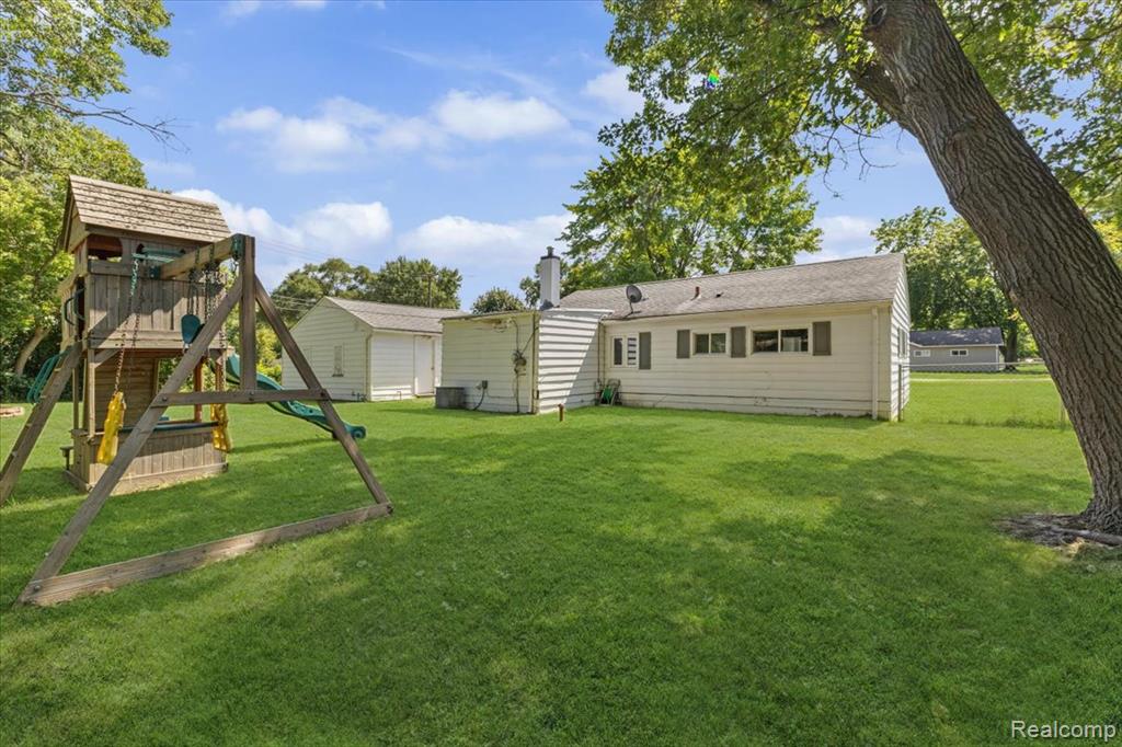 7096 Tappon Drive, Clarkston, MI — Photo 14