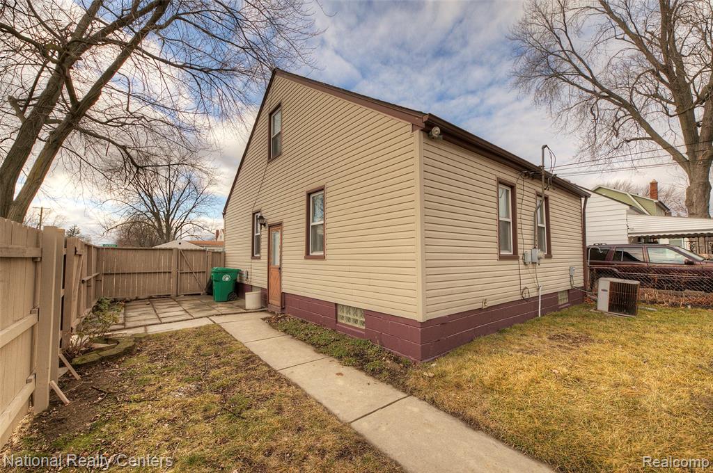 5808 Gilman Street, Garden City, MI — Photo 6