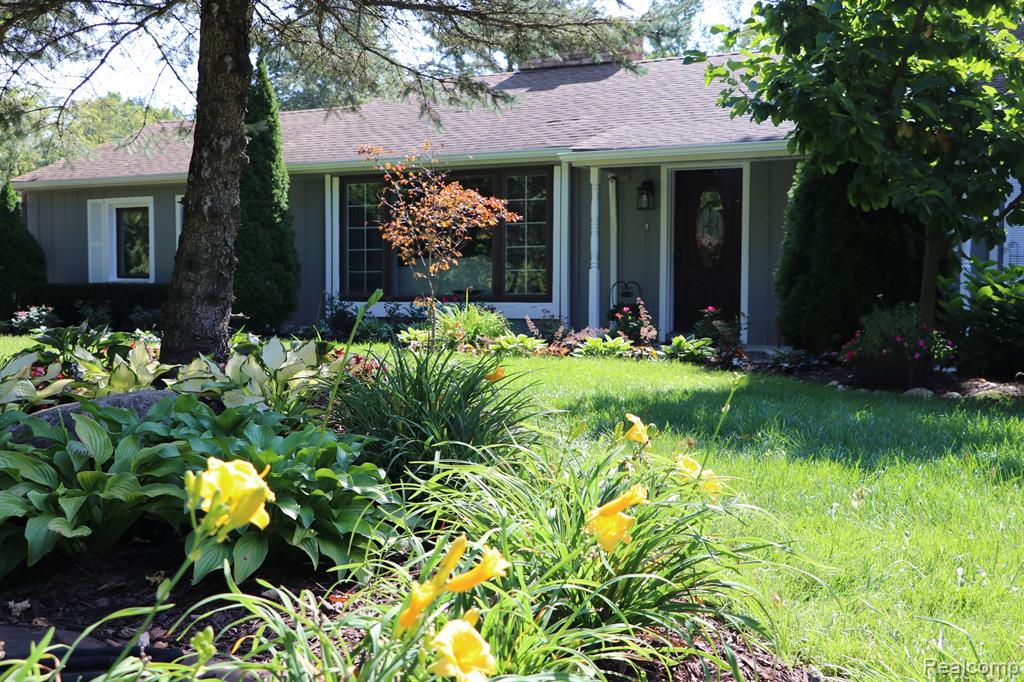 46877 W ANN ARBOR Trail, Plymouth, MI 48170 — Photo 2