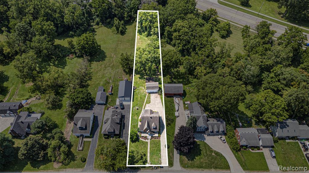8238 Clinton River Road, Sterling Heights, MI 48314 — Photo 32