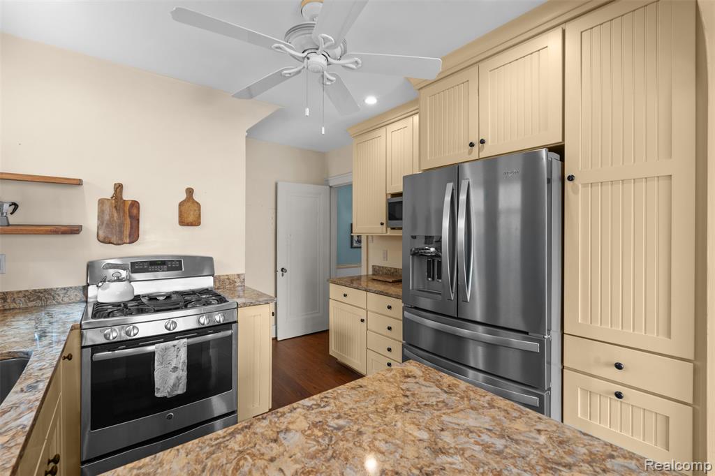 414 Cloverly Road, Grosse Pointe Farms, MI 48236 — Photo 25